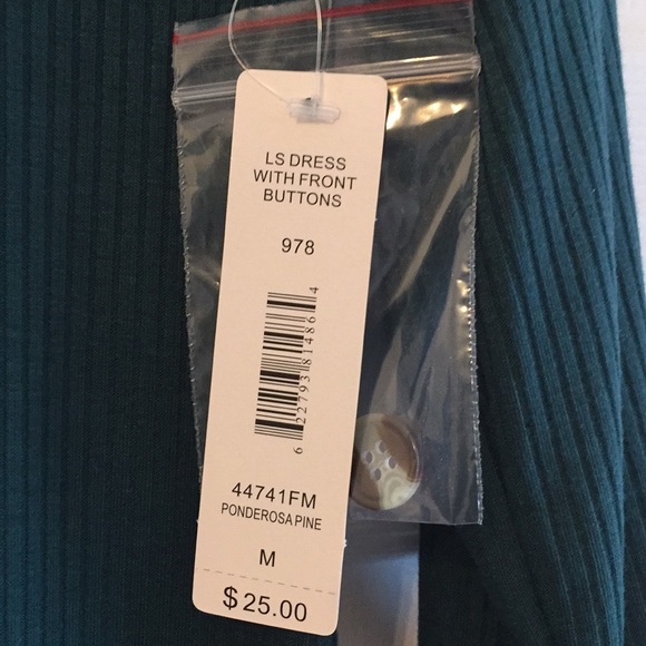 Justify dark green top size Med. - Picture 3 of 3